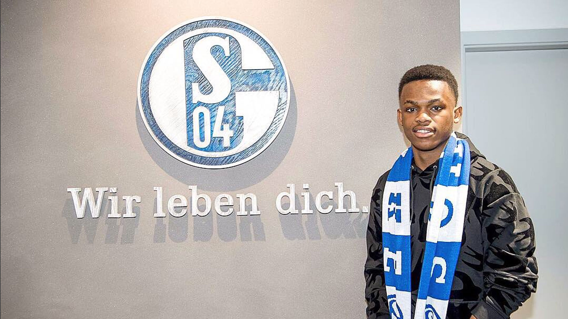 足球不仅仅 足球不仅仅