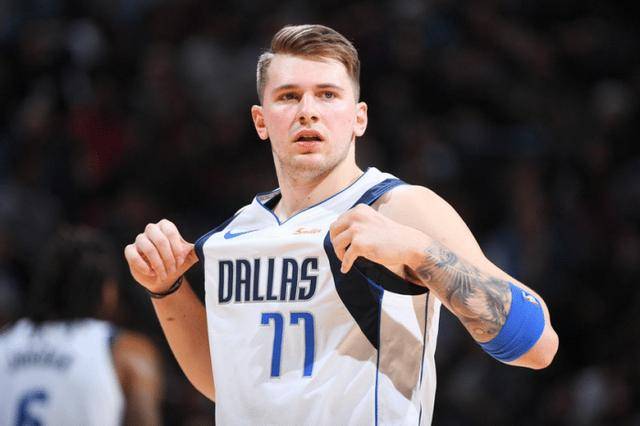 库里迅速进 库里迅速进